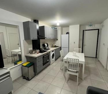 Le Blanc-Mesnil Apartment | Cosy Appartement