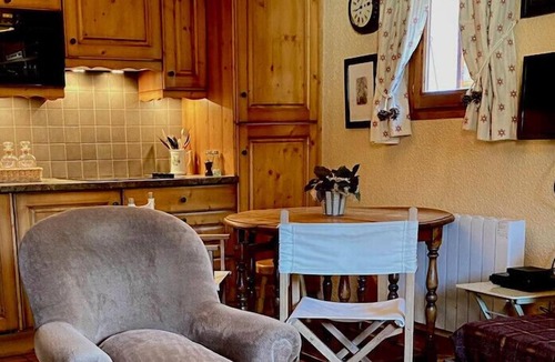 Le Praz Apartment | Cosy Apt For 4 In Courchevel
