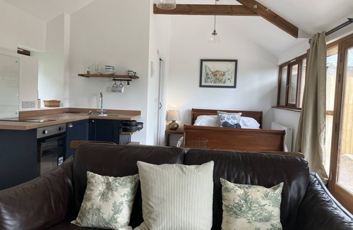 Watchet House | Cosy Barn with Courtyard Area