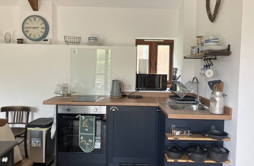 Watchet House | Cosy Barn with Courtyard Area