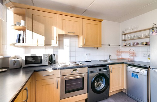 Queenstown Apartment | Cosy Battersea Flat