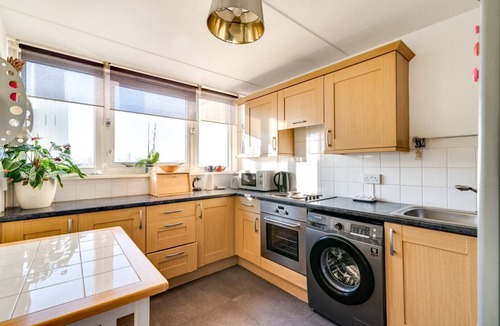 Queenstown Apartment | Cosy Battersea Flat