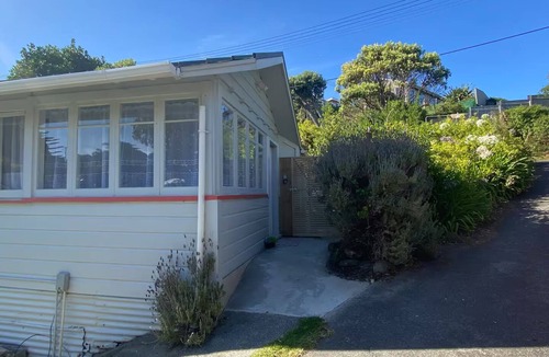 Paekakariki House | Cosy Beach Cottage
