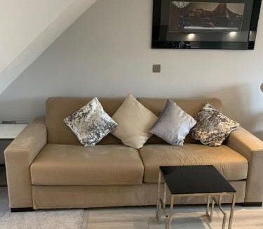 Dorking Apartment | Cosy Beautiful One bedroom Flat