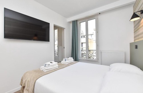 Quartier de Javel Apartment | Cosy bedroom - Tour Eiffel Champs de Mars
