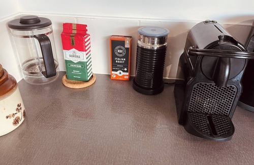 Tauranga House | "Cosy Board and Batten Home"