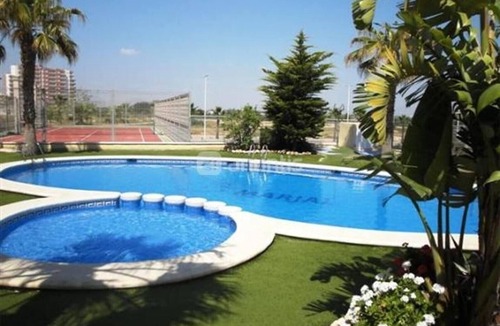 Guardamar del Segura Apartment | Cosy Bright & Neat Apartment with Sea View, Shared Pool & Wi-Fi