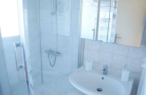 Sainte-Therese-Demi-Lune Apartment | Cosy bright studio Caen station near center