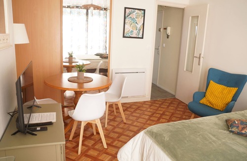 Sainte-Therese-Demi-Lune Apartment | Cosy bright studio Caen station near center
