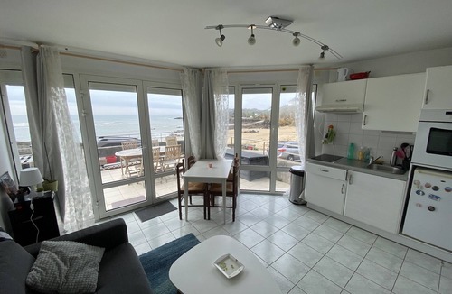 Le Pouldu Apartment | Cosy, bright waterfront apartment