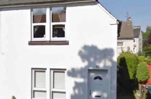 Helensburgh House | Cosy Cottage Apartment