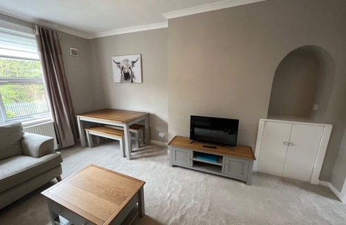 Helensburgh House | Cosy Cottage Apartment