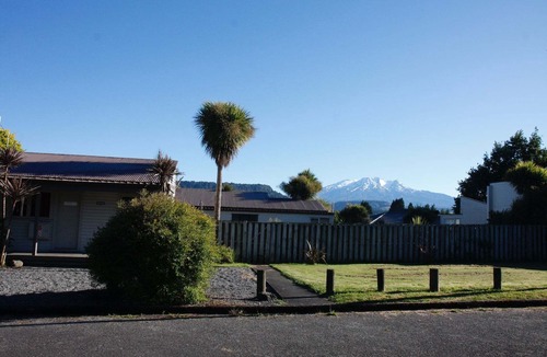 Ohakune Cabin | Cosy Cabins , Mountain Views and pet Friendly