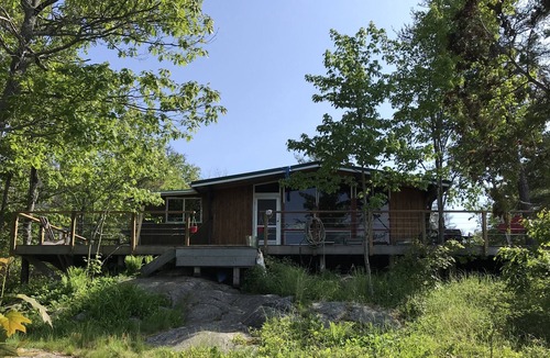 Pointe au Baril Cottage | Cosy Cedar Cottage -Georgian Bay