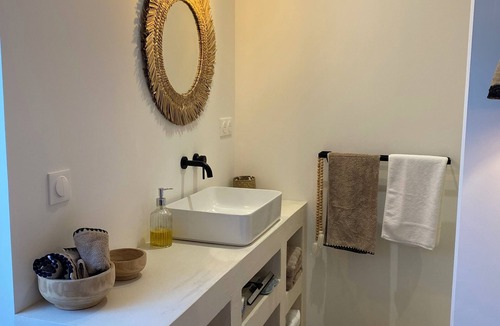 Revel Apartment | Cosy, central apartment a stone's throw from the belfry