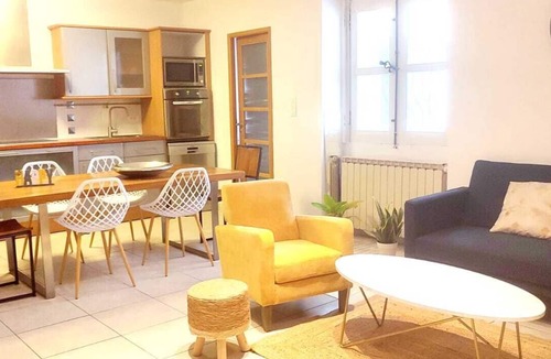 Quartier Administrations Apartment | Cosy central & quiet appt with 5db Bed and clim