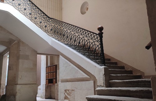 Quartier Administrations Apartment | Cosy central & quiet appt with 5db Bed and clim