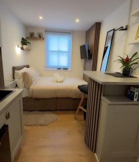 Frognal and Fitzjohns Apartment | Cosy central studio close to local attractions