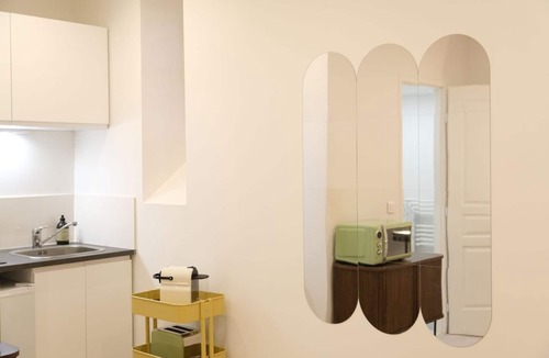 Saint-Etienne Apartment | Cosy Central Studio