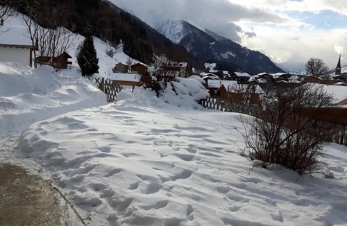 Ernen Apartment | Cosy chalet flat in Ernen
