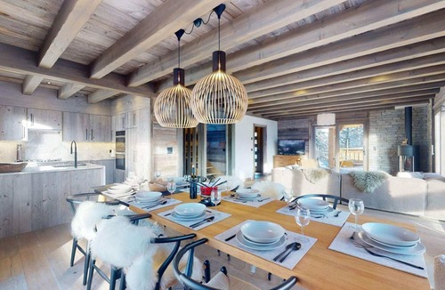 Vex Ski Chalet | Cosy chalet in Vex with balcony