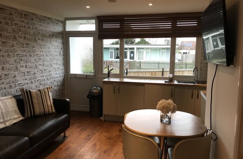 Harwich Ski Chalet | Cosy chalet with spa