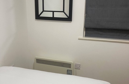 Canterbury Apartment | Cosy City Centre Flat