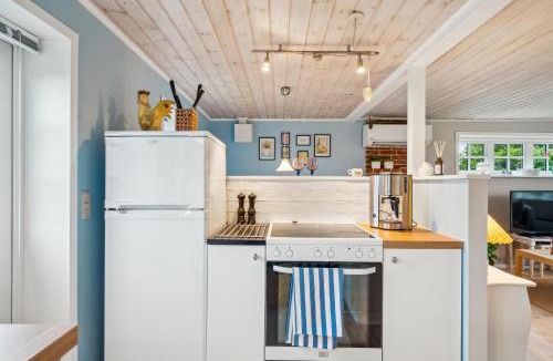 Grena Strand House | Cosy Classic Holiday Cottage With A Large Natural Plot And Lovely Terrace Close To The Family-Friendly Grenaa Beach, Forest, Dunes And Local