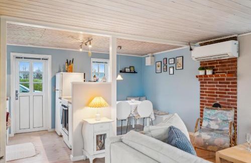 Grena Strand House | Cosy Classic Holiday Cottage With A Large Natural Plot And Lovely Terrace Close To The Family-Friendly Grenaa Beach, Forest, Dunes And Local