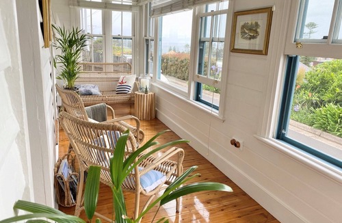 Kiama House | Cosy coastal cottage