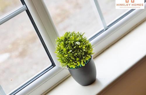 Chilton Trinity Apartment | Cosy Contained Riverside 1bed - 2 Floors - Parking