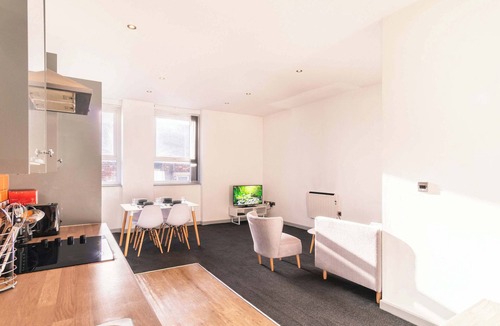 Blackburn Apartment | Cosy & Convenient Central Blackburn 2BED Apartment