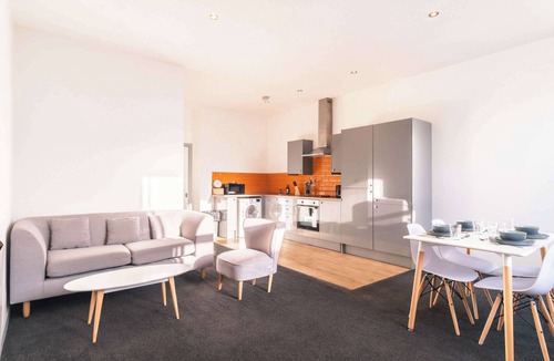 Blackburn Apartment | Cosy & Convenient Central Blackburn 2BED Apartment