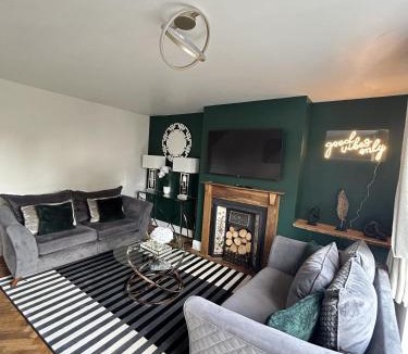 Corby House | Cosy Corby Getaway