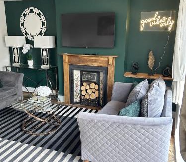 Corby House | Cosy Corby Getaway