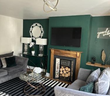 Corby House | Cosy Corby Getaway