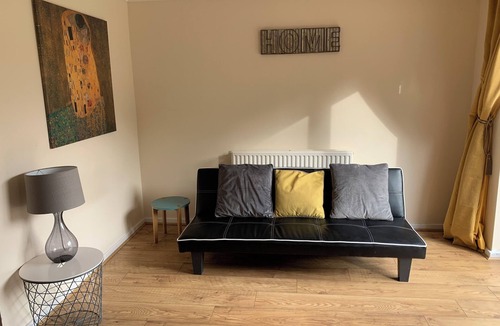 Kettering House | Cosy Corner House.