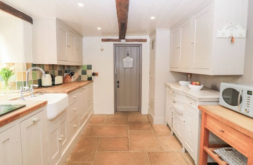 Salisbury Cottage | Cosy Cot