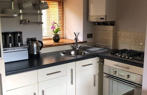 Haworth Cottage | Cosy cottage for two with secure parking and EV charging