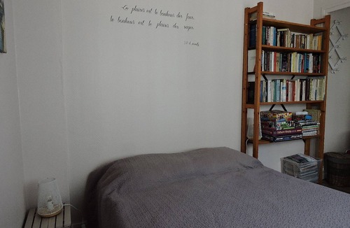 Vigneux-sur-Seine House | Cosy cottage in a garden