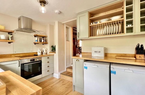 Wellington House | Cosy Cottage