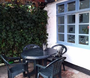 Ishøj Kommune House | Cosy cottage in a garden