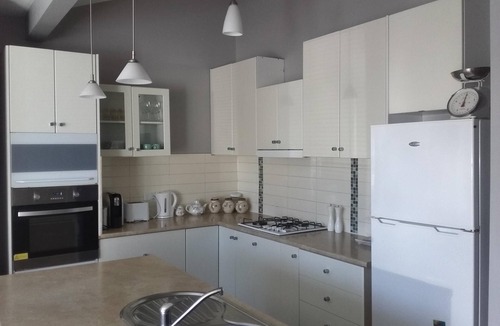 Ballarat Cottage | Cosy cottage on mair