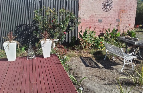 Ballarat Cottage | Cosy cottage on mair