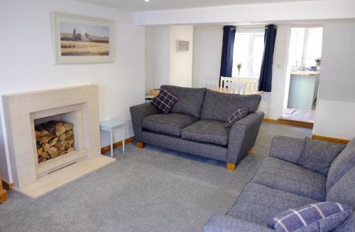 Mistley House | Cosy Cottage to Relax or Explore