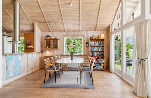 Store Fuglede House | Cosy Cottage With Open View Of The Meadow