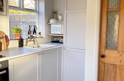 Martlesham Heath Cottage | Cosy country cottage with lots of local walks, and short drive into Woodbridge