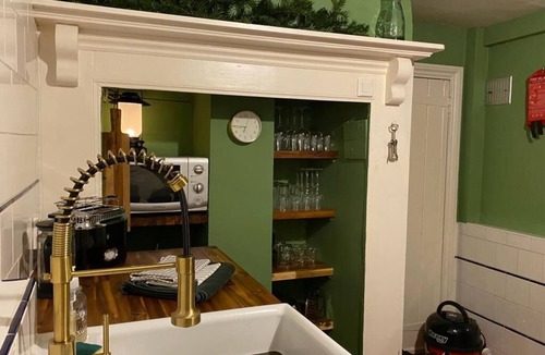 Erin Other | Cosy country getaway. Great for walking and relaxing. Pet-friendly.