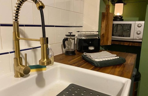 Erin Other | Cosy country getaway. Great for walking and relaxing. Pet-friendly.