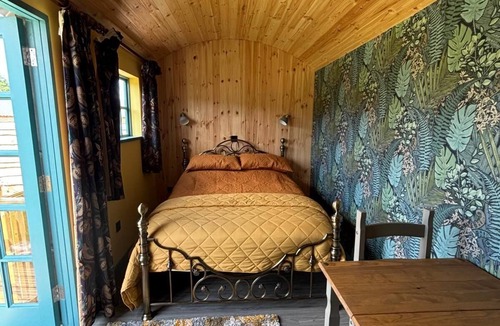 Llanelidan Cabin | Cosy country retreat